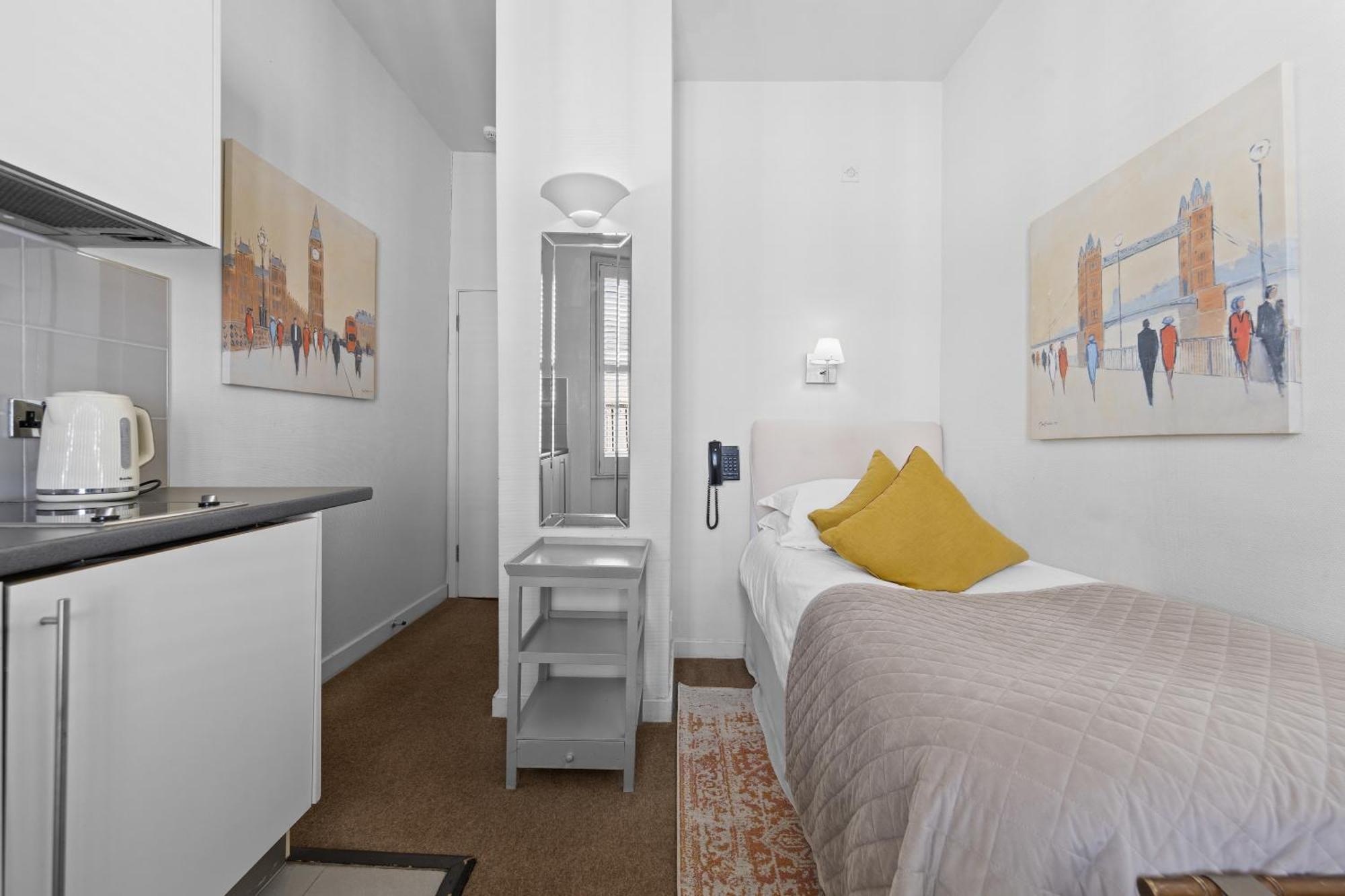 Hotel Vancouver And