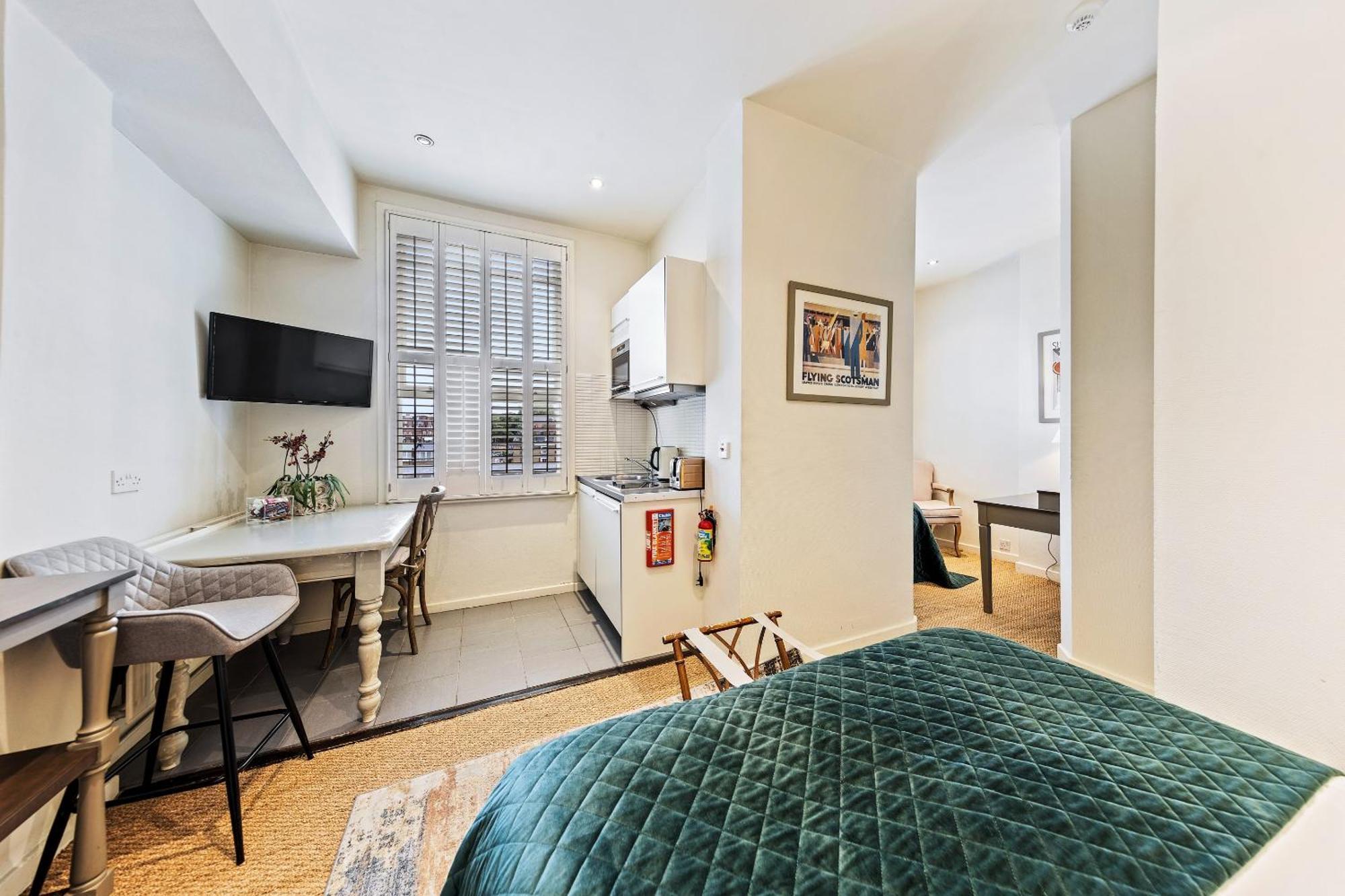 Vancouver Hotel 3*