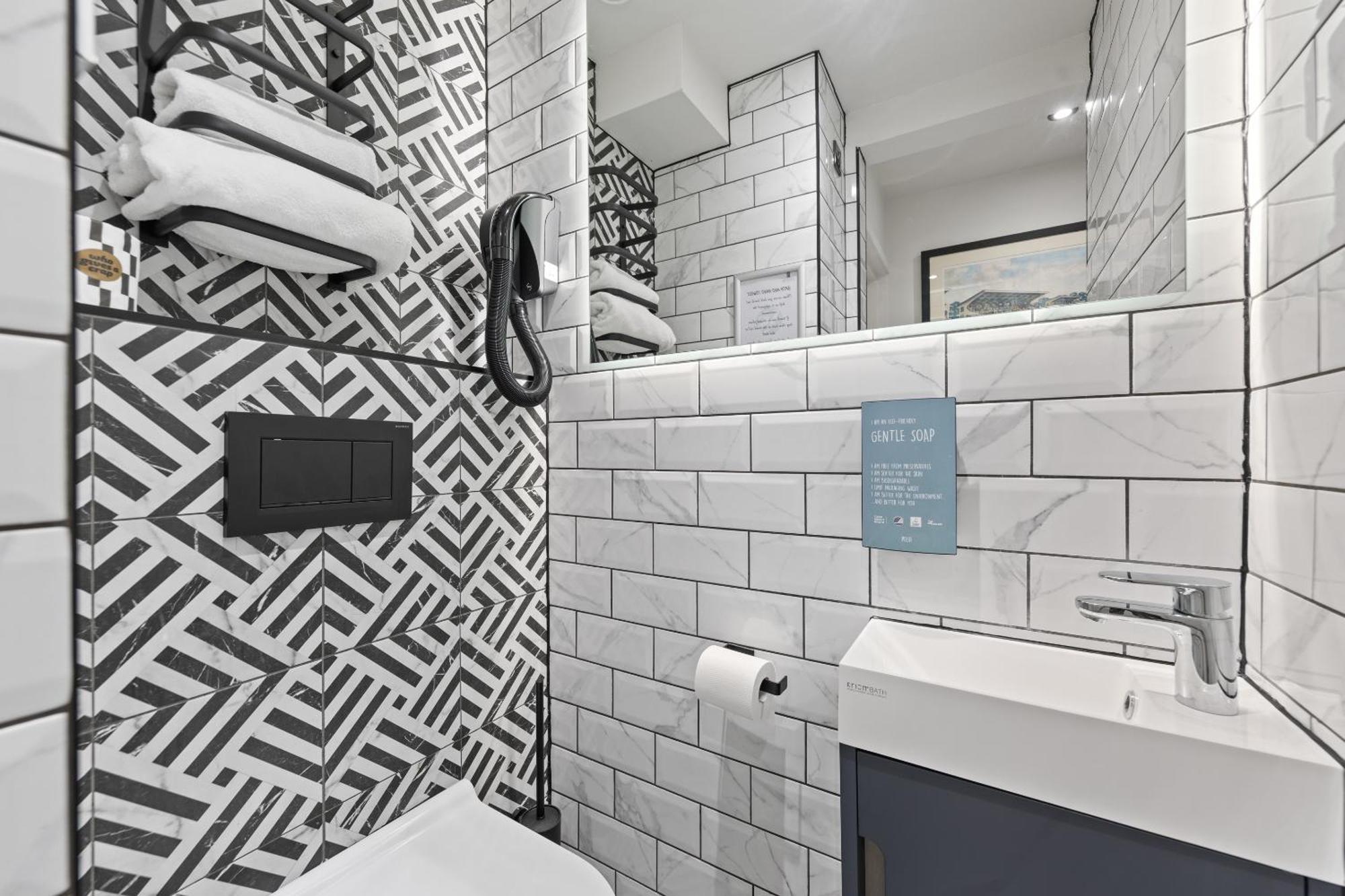 Vancouver Hotel 3*